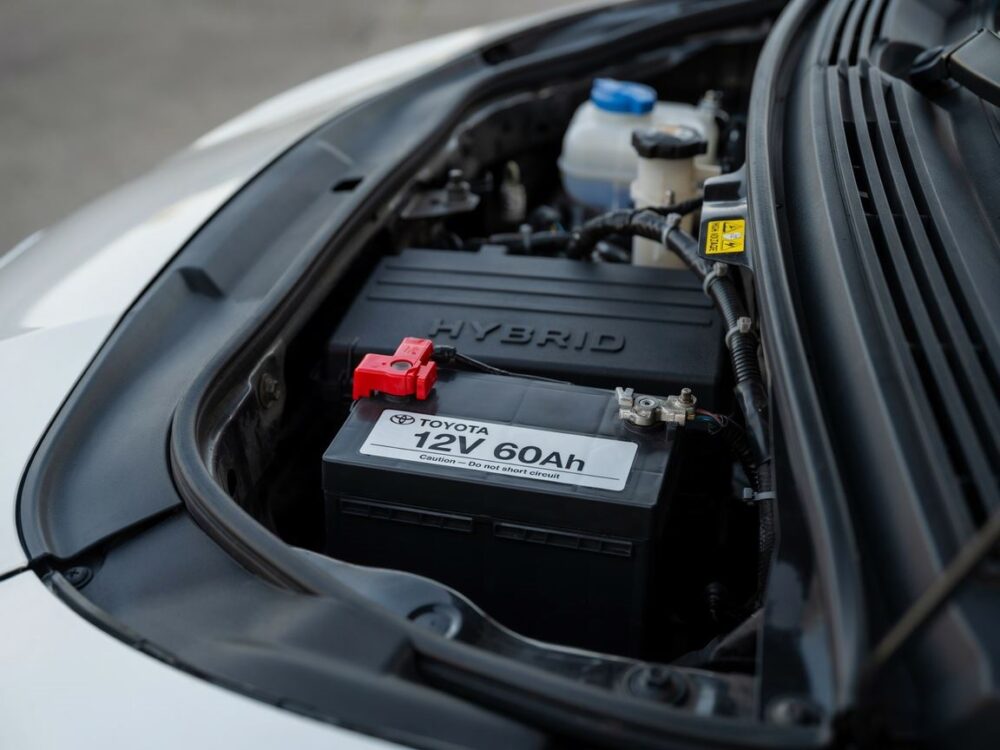 Toyota Yaris Hybrid akumulator 12V