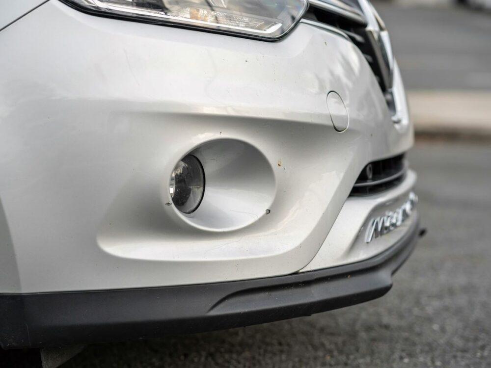 detal zderzaka Megane 3