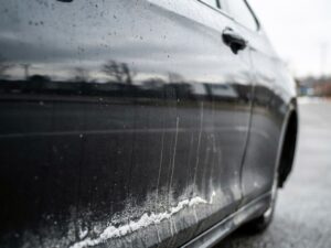 ochrona lakieru przed solą drogową