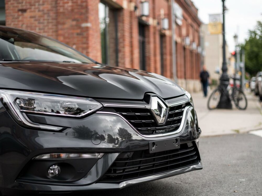 Jak wybrać i samodzielnie wymienić zderzak przedni do Renault Megane 3 – poradnik krok po kroku