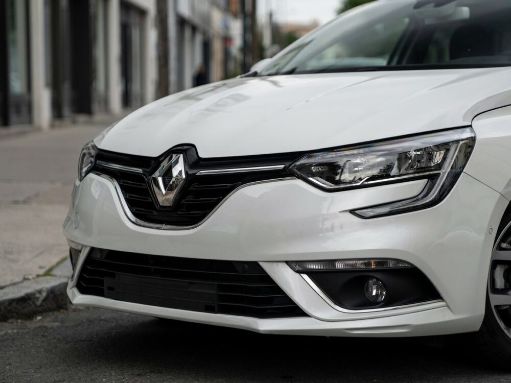 zderzak przedni Renault Megane 3
